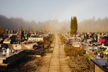 mgła,jesień,cmentarz 