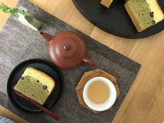 일본 전통 디저트 우키시마(찜케이크)가 있는 티타임