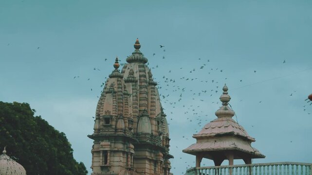 Chhatarpur Temple Dome &ndash; Delhi&rsquo;s Spiritual and Architectural Marvel