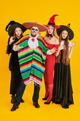 poster halloween family