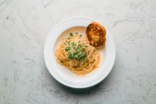 Spaghetti Aglio Olia Classic Italian Spaghetti Cooked in Garlic, Virgin Olive Oil, and Parsley