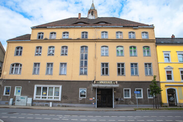 Volkshaus in Zittau, Sachsen &ndash; historisches Geb&auml;ude mit typischer Fassade.
Ehemaliges Kulturhaus und Treffpunkt der Stadt, Symbol f&uuml;r Geschichte und Wandel.