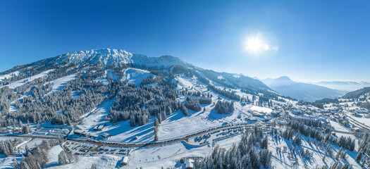 Panorama an einem traumhaften Wintertag am Oberjoch im Allgäu