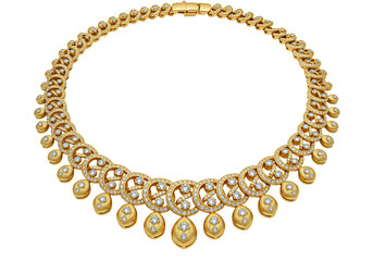 Obraz premium Golden Diamond Necklace