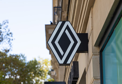Le logo de la marque Renault. Paris, 29 septembre 2025 - France.