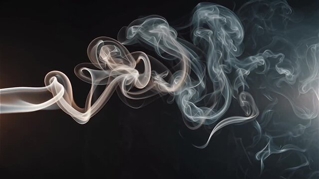 Volutes de fum&eacute;e blanche s&rsquo;&eacute;levant gracieusement sur fond noir
