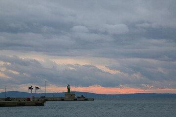 Obraz premium Beautiful sunset over the sea in Split, Croatia.
