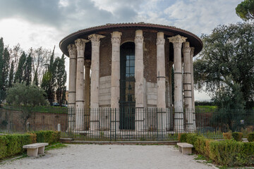 Fototapeta premium Temple of Hercules Victor in Rome, ancient Roman marble architecture with Corinthian columns