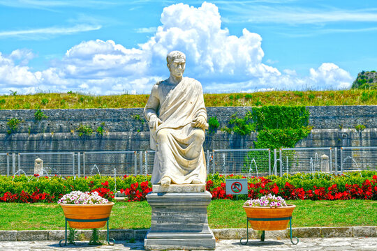 Statue von Frederick North im Boschetto-Garten in Korfu-Stadt, Griechenland