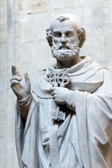 Obraz premium Bayeux cathedral. Statue of Saint Peter holding the keys, symbolizing the keys to Heaven and his role as the gatekeeper of the Church. Bayeux. France. Bayeux. France.