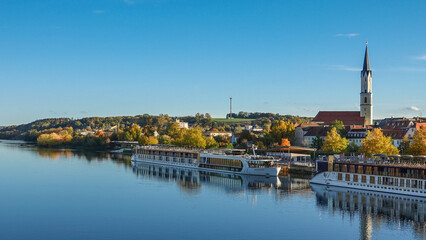 Schiffanlegeplatz an der Donau in Vilshofen 