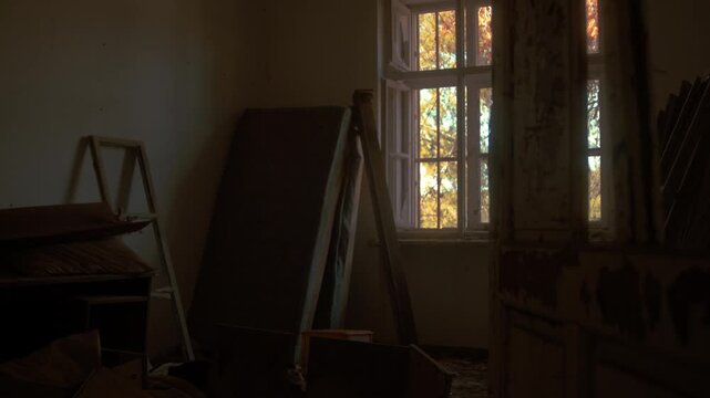 Verlassene Ruine in Kroatien am Meer