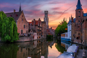Obraz premium Classic view of the historic city center of Bruges (Brugge), West Flanders province, Belgium. Sunset cityscape of Bruges.
