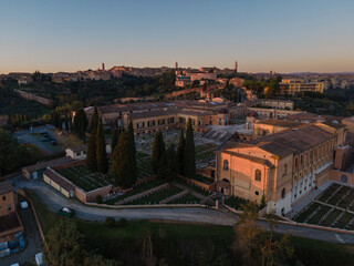 Obraz premium Sienna, Italy during a warm sunset