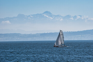 Bodensee, Segelboot vor dem Säntis