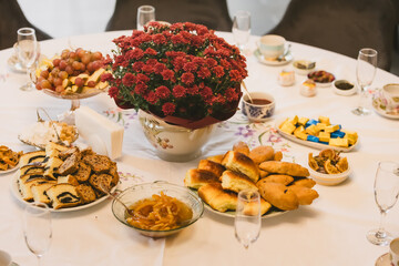 A beautiful table set for an autumn celebration.