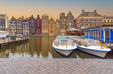 Evening View of Amsterdam&rsquo;s Canal	
