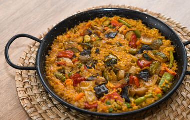 Spanish vegetable paella, without meat or fish, ideal for vegans