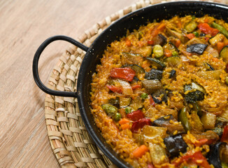 Spanish vegetable paella, without meat or fish, ideal for vegans