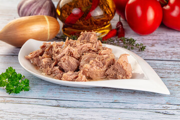 Canned tuna fish in olive oil