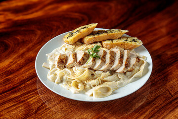 fettucini alfredo with chicken 1