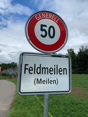 Ortsschild / Schild mit Wohnort Feldmeilen im Bezirk Meilen, Kanton Z&uuml;rich