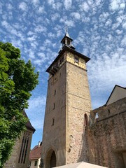 ehemaliges Stadttor mit Torturm in der Altstadt von Marbach am Neckar, einer historischen Stadt in Baden-W&uuml;rttemberg, Deutschland