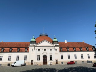 Geb&auml;ude des Schiller Museum in der Parkanlage Schillerh&ouml;he in Marbach am Neckar, Baden-W&uuml;rttemberg in Deutschland