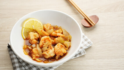 Stir fried shrimp with garlic and butter