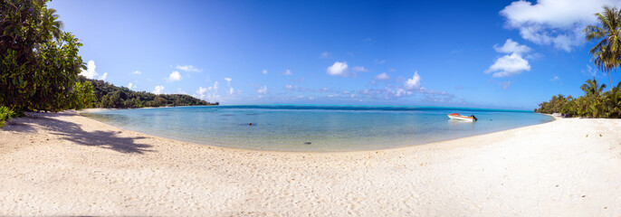 Gorgeous Matira public beach on the island of Bora Bora, French Polynesia, South Pacific Ocean © Luis
