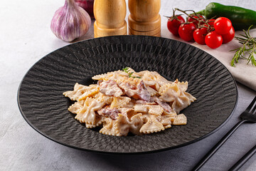 Pasta Carbonara - farfalle with bacon