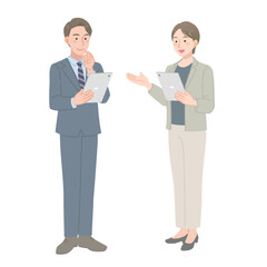 タブレットを持って説明をするキャリアウーマン