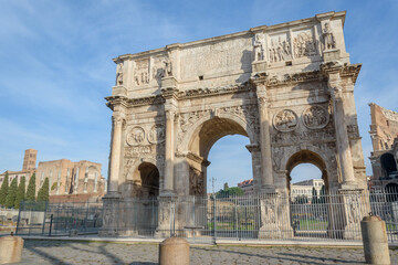 Obraz premium Arch of Constantine and Colosseum in Daylight, Rome, Italy