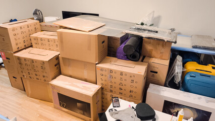 Professional packing and transport of personal belongings for apartment move