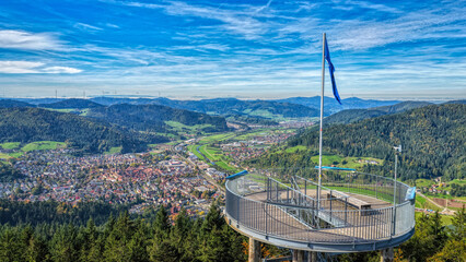 Orenkopfturm bei Haslach im Schwarzwald, Deutschland, Oktober 2025, Luftaufnahme