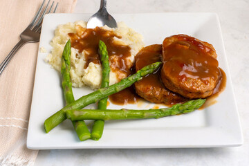 salisbury steak  with mashed potatoes