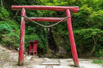 千葉県大多喜町 夏の養老渓谷 黄金の滝