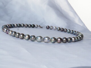 baroque pearls tahiti necklace