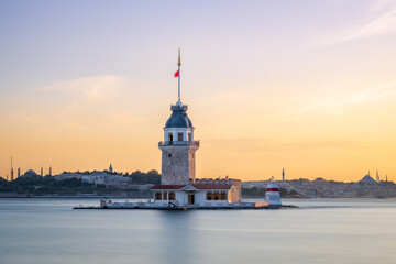 Fototapeta premium Maiden's Tower, one of the oldest buildings in Istanbul, at sunset as photographed from the Coast of Üsküdar.