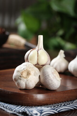 Fresh Shandong Garlic Bulbs on Wooden Board - Dried and Raw Cooking Ingredients