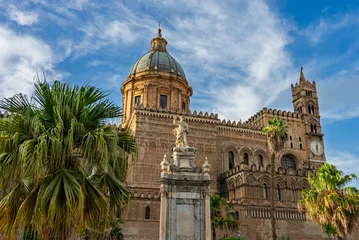 Gordijnen Smalle Straten Palermo, the historic Sicilian capital city, featuring the monumental city gate, Palermo Cathedral, ornate baroque architecture, and charming narrow streets filled with history, Sicily, Italy  © Chawran