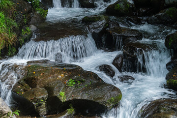 渓谷の水しぶき