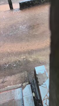 extreme weather, heavy rain in the afternoon