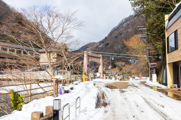 冬化粧した湯原温泉街