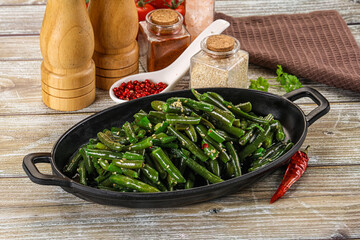 Green bean salad with sesame seeds