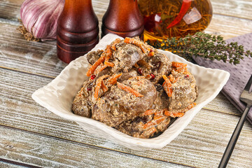 Chicken liver with cream and carrot