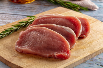 Raw pork carbonate for cooking