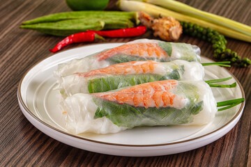 Vietnamese spring roll with prawn