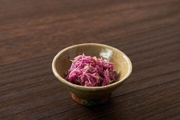 紫の食用菊のイメージ