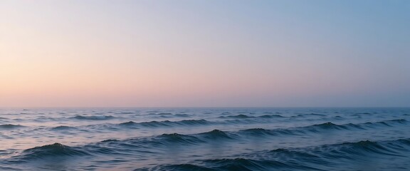 Obraz premium Calm Ocean Waves at Dusk, Serene Coastal Scene, Sea Horizon